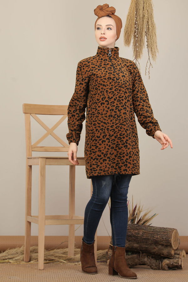 Düz Orta Kadın Kahverengi Bogazlı Yarım Fermuar Polar Tunik Leopar  - 8102 KAHVERENGİ