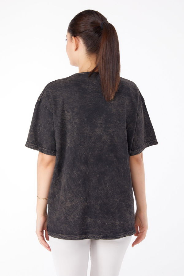 Düz Bisiklet Yaka Kadın Antrasit İnci Detaylı T-shirt - 25166