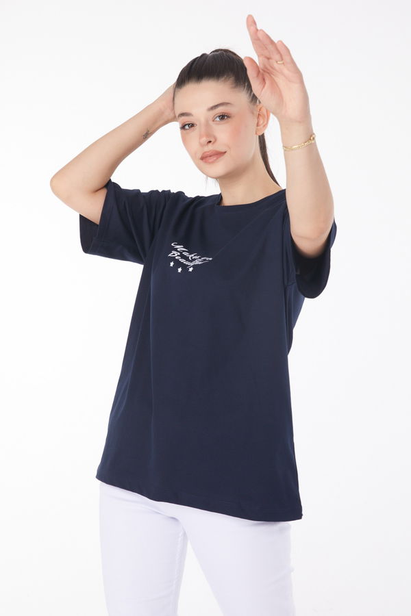 Düz Bisiklet Yaka Kadın Lacivert Baskılı Kısa Kollu T-Shirt  - 25393 LACİVERT