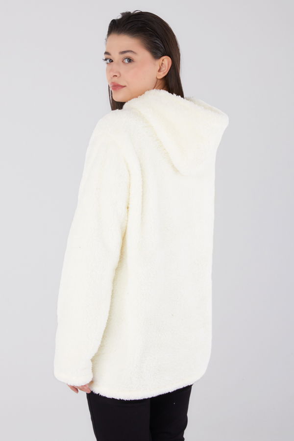 Düz Kapşonlu Yaka Kadın Ekru Peluş Kısa Mont - 26459 EKRU