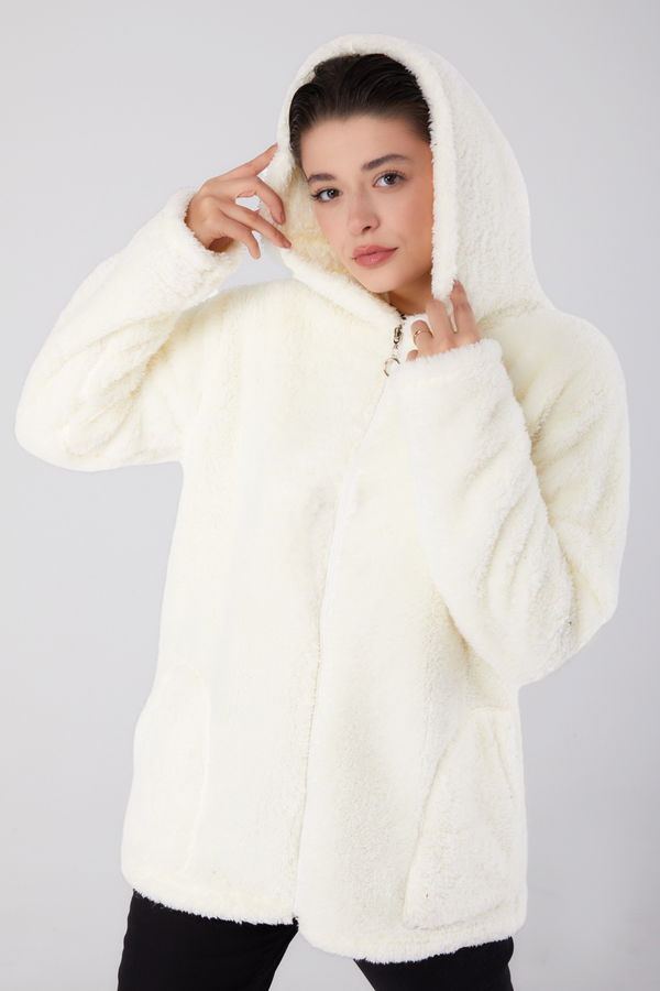 Düz Kapşonlu Yaka Kadın Ekru Peluş Kısa Mont - 26459 EKRU