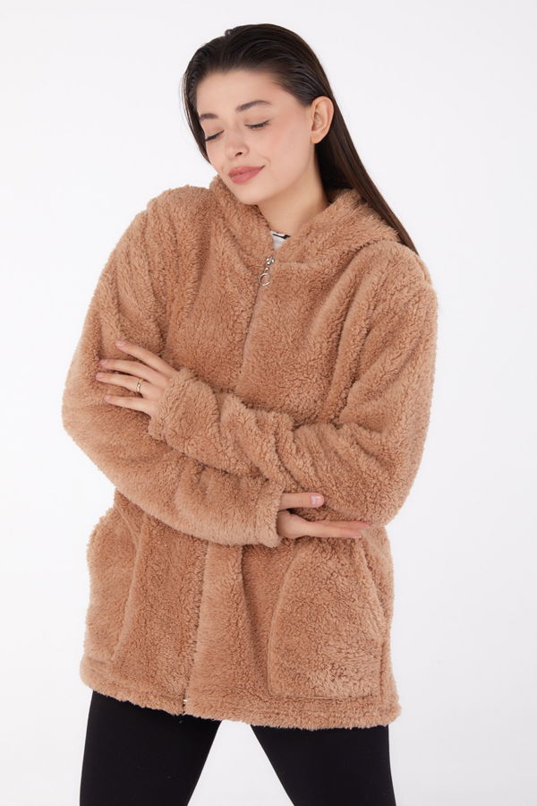 Düz Kapşonlu Yaka Kadın Vizon Peluş Kısa Mont - 26459 VİZON