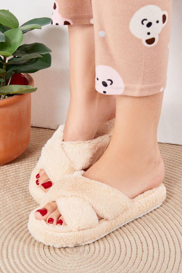 Kadın Bej Peluş Çapraz Ev Terliği - 23323 BEJ