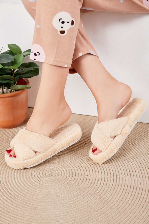 Kadın Bej Peluş Çapraz Ev Terliği - 23323 BEJ
