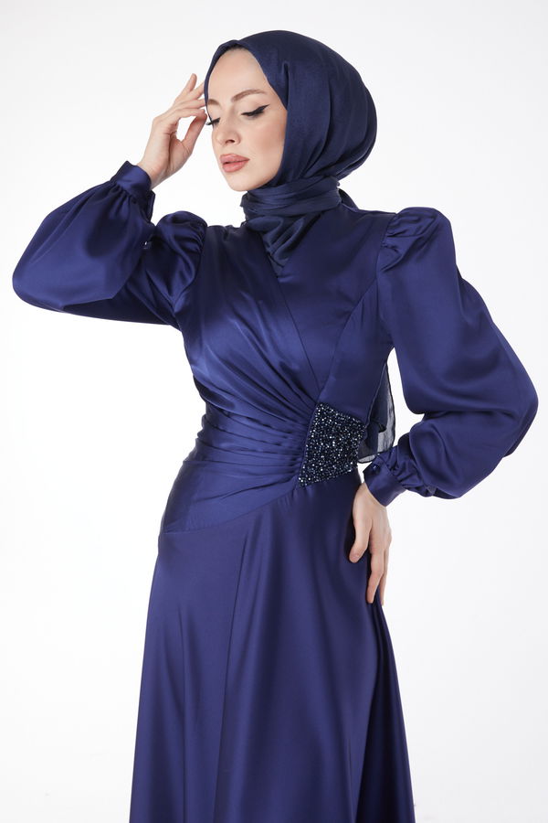 Saten Pileli Sol Yanı Boncuklu Abiye Elbise Lacivert - 24593